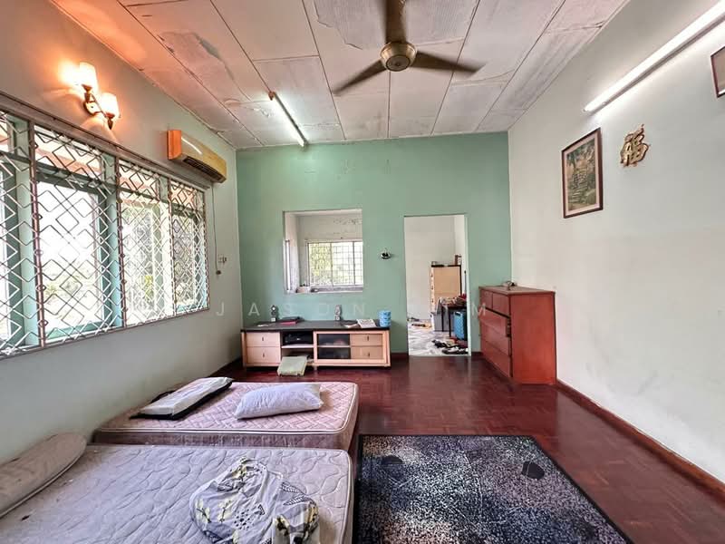 Kampung Raja Uda untuk Untuk Dijual - RM 840,000, Mac 2026 - Bedroom - PropertyGuru.com.my