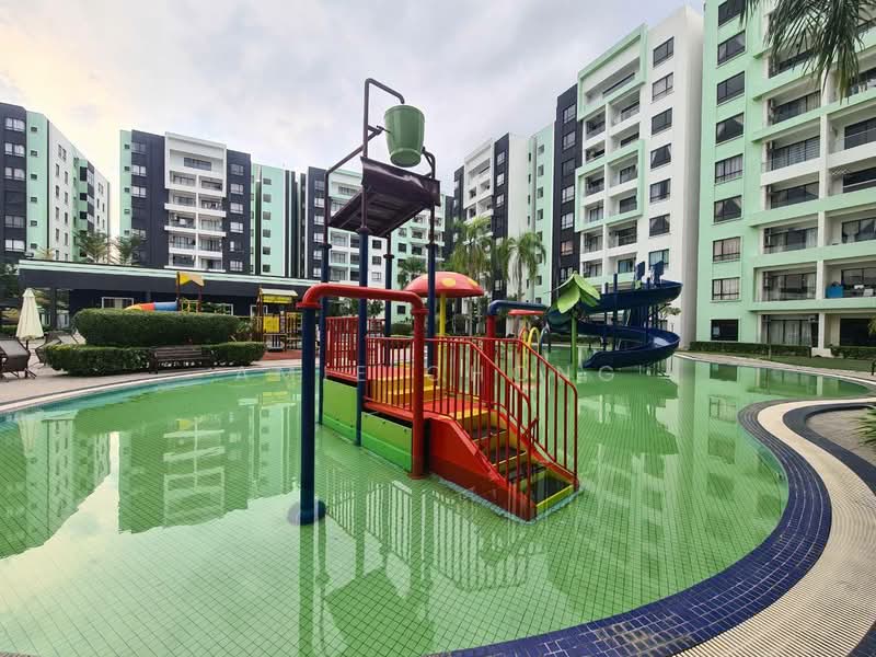 Manhattan Condominium untuk Untuk Dijual - RM 368,000, Mac 2026 - Pool - PropertyGuru.com.my