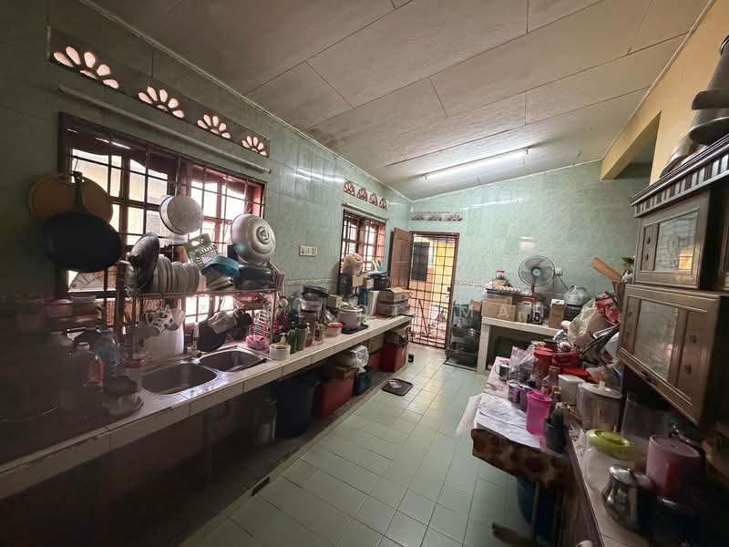 1-storey Terraced House for Sale in Taman Pinggiran Senawang (Sungai Gadut) - Azrul Othman - Kitchen - PropertyGuru.com.my