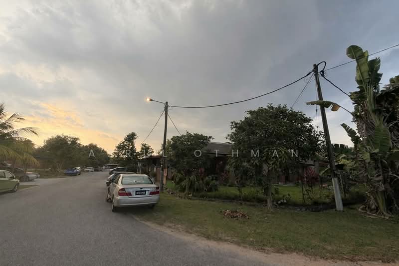 1-storey Terraced House for Sale in Taman Pinggiran Senawang (Sungai Gadut) - Azrul Othman - Exterior - PropertyGuru.com.my