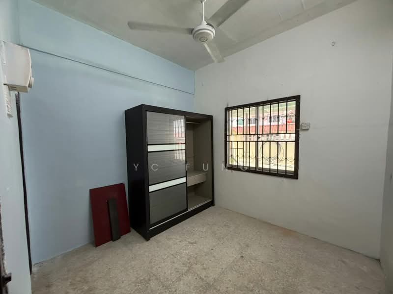 2-storey Terraced House for Rent in Taman Abad (Johor Bahru) - YC Fung - Bedroom - PropertyGuru.com.my