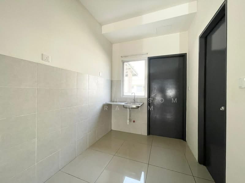 2-storey Terraced House for Rent in Dengkil (Selangor) - Umi Khalsom Ibrahim - Kitchen - PropertyGuru.com.my