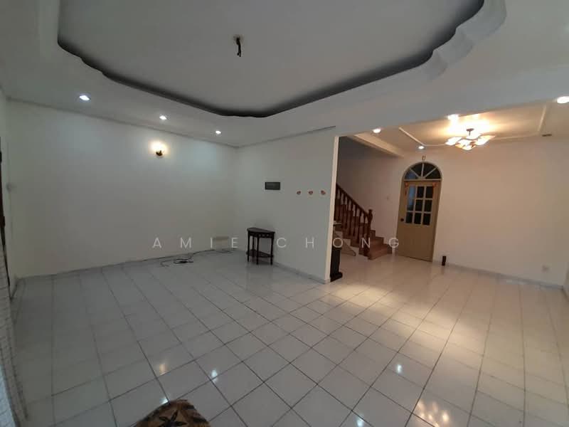 2-storey Terraced House for Sale in Station 18 (Ipoh) - Amie Chong - Living Room - PropertyGuru.com.my