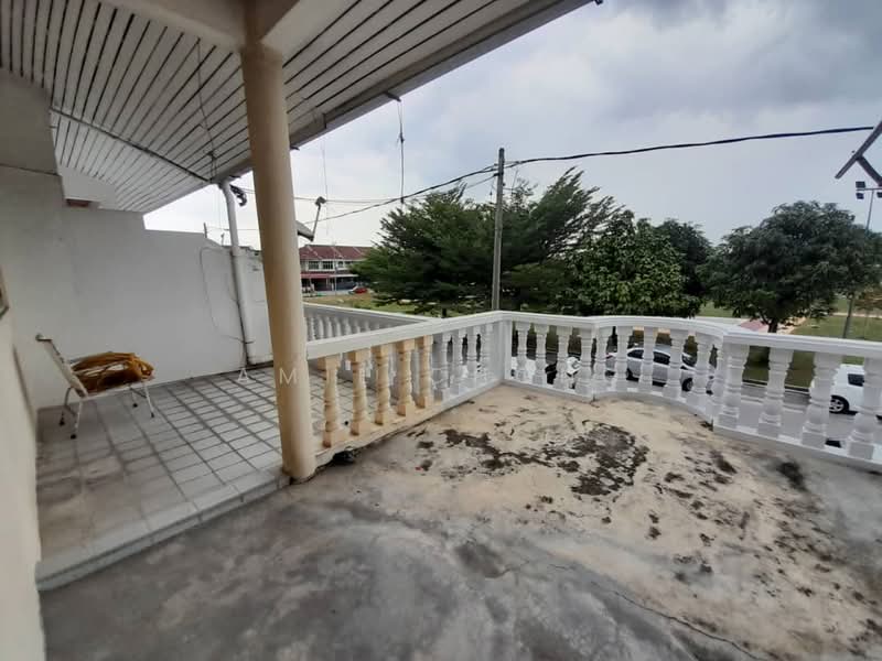 Pengkalan Double Storey Terrace House Facing Field For Sale untuk Untuk Dijual - RM 340,000, Mac 2026 - Balcony - PropertyGuru.com.my