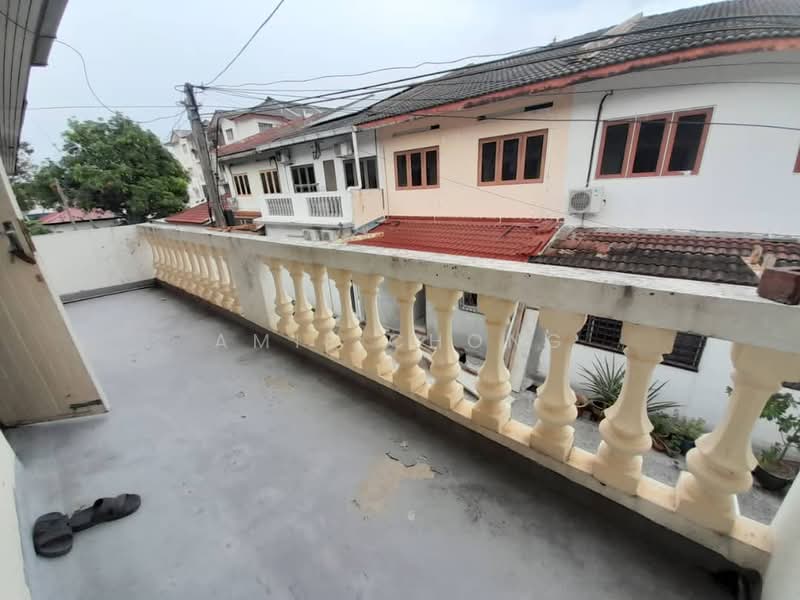 Pengkalan Double Storey Terrace House Facing Field For Sale untuk Untuk Dijual - RM 340,000, Mac 2026 - Balcony - PropertyGuru.com.my