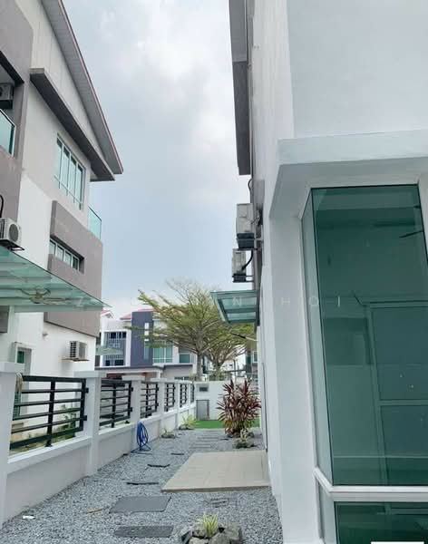 Semi-Detached House for Sale in Canary Garden (Klang) - Zackinn Hoi - Exterior - PropertyGuru.com.my