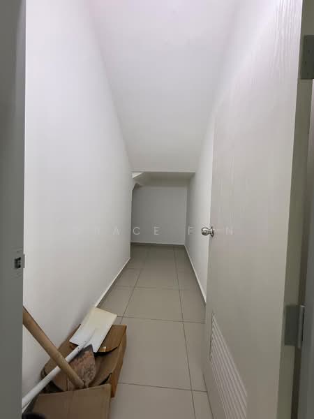 Semi-Detached House for Rent in Taman Kluang Perdana (Kluang) - Grace Fan - Corridor - PropertyGuru.com.my