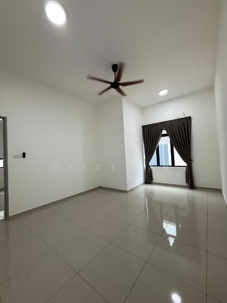 Semi-Detached House for Rent in Taman Kluang Perdana (Kluang) - Grace Fan - Living Room - PropertyGuru.com.my