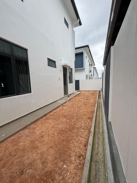 Semi-Detached House for Rent in Taman Kluang Perdana (Kluang) - Grace Fan - Exterior - PropertyGuru.com.my