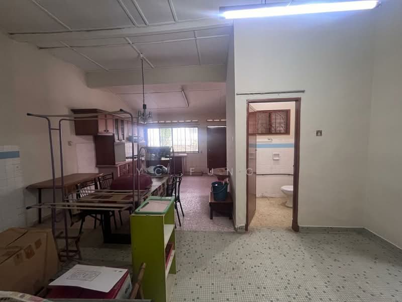 Semi-Detached House for Rent in Taman Sentosa (Johor Bahru) - YC Fung - Kitchen - PropertyGuru.com.my