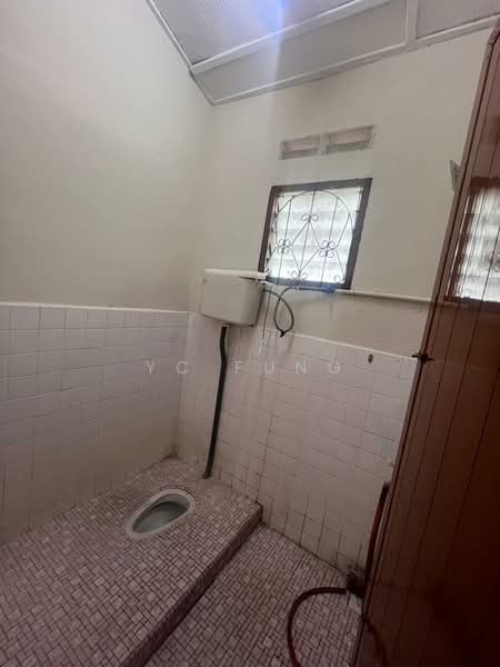 Semi-Detached House for Rent in Taman Sentosa (Johor Bahru) - YC Fung - Bathroom - PropertyGuru.com.my
