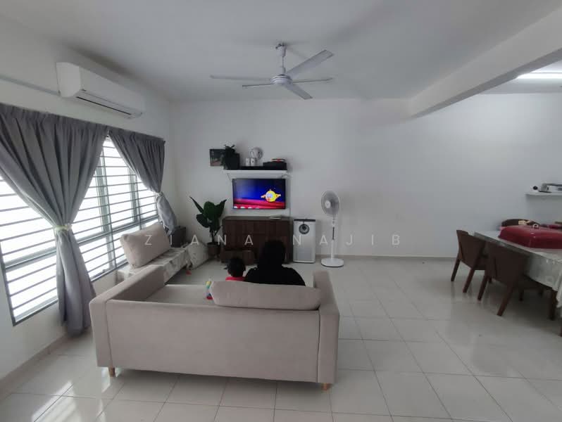2-storey Terraced House for Sale in Kuala Selangor (Selangor) - Ziana Najib - Living Room laman haris puncak alam - PropertyGuru.com.my