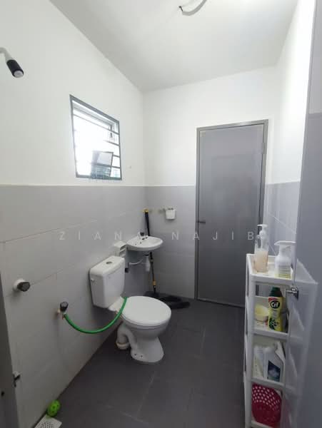 2-storey Terraced House for Sale in Kuala Selangor (Selangor) - Ziana Najib - Bathroom - PropertyGuru.com.my