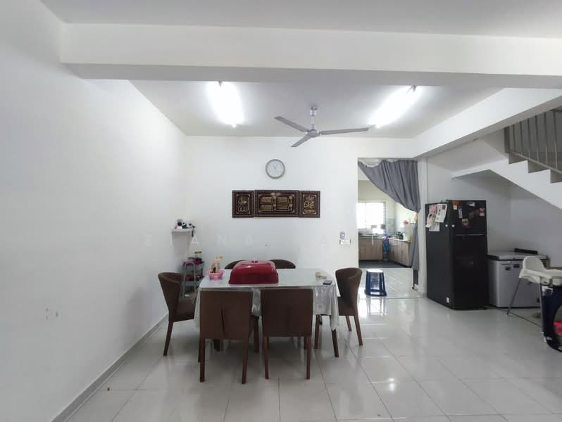 2-storey Terraced House for Sale in Kuala Selangor (Selangor) - Ziana Najib - Dining Room laman haris puncak alam - PropertyGuru.com.my