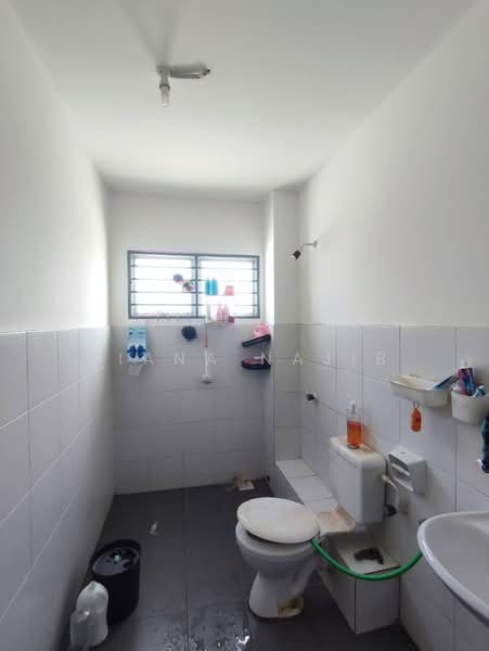 2-storey Terraced House for Sale in Kuala Selangor (Selangor) - Ziana Najib - Bathroom - PropertyGuru.com.my
