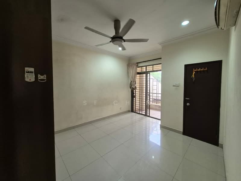 2.5-storey Terraced House for Sale in Puchong (Selangor) - SF Chin - Balcony - PropertyGuru.com.my