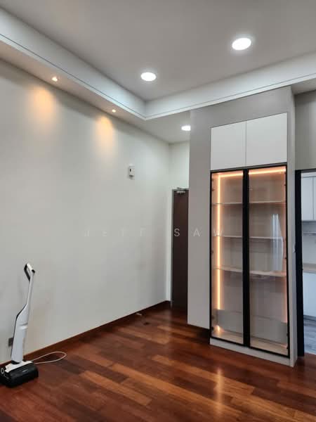 Condominium for Sale at D'Suites, Horizon Hills - Jeff Saw - Interior - PropertyGuru.com.my