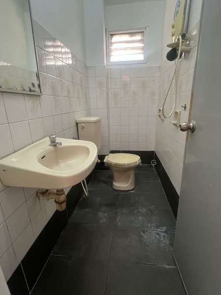 Usj 9 untuk Untuk Dijual - RM 950,000, Mac 2026 - Bathroom - PropertyGuru.com.my