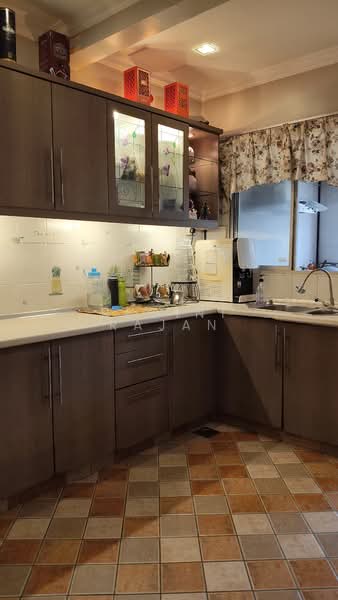 Usj 16 untuk Untuk Dijual - RM 1,050,000, Mac 2026 - Kitchen - PropertyGuru.com.my