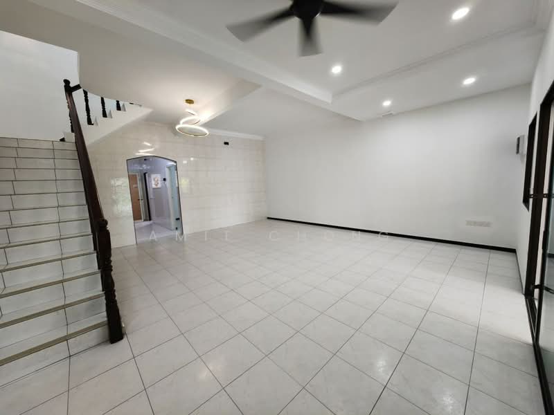 2-storey Terraced House for Sale in Taman Desa Rishah (Ipoh) - Amie Chong - Living Room - PropertyGuru.com.my