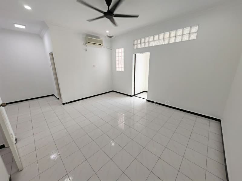 2-storey Terraced House for Sale in Taman Desa Rishah (Ipoh) - Amie Chong - Living Room - PropertyGuru.com.my