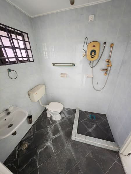 2-storey Terraced House for Sale in Taman Desa Rishah (Ipoh) - Amie Chong - Bathroom - PropertyGuru.com.my