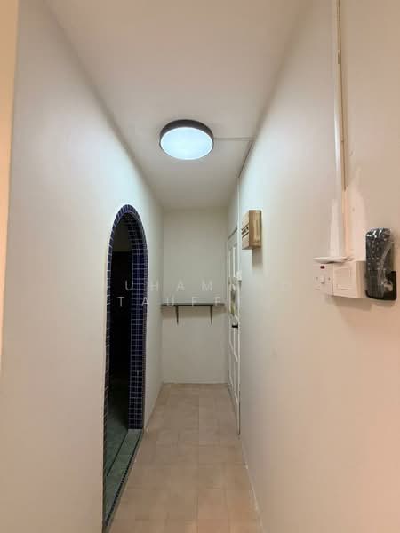 Flat for Rent at Flat PKNS Seksyen 19 - Muhammad Taufeeq - Corridor - PropertyGuru.com.my