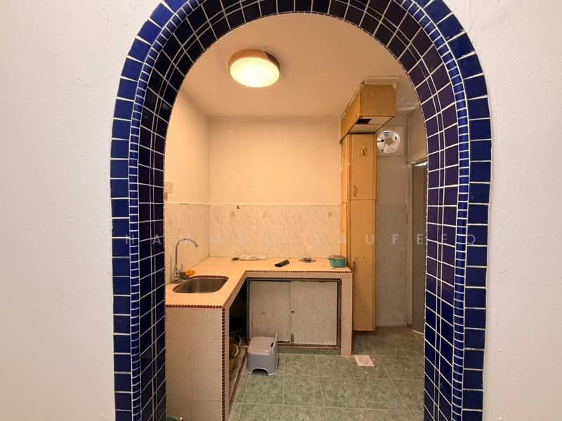 Flat for Rent at Flat PKNS Seksyen 19 - Muhammad Taufeeq - Kitchen - PropertyGuru.com.my