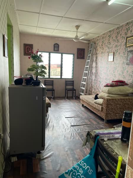 Flat for Sale at Flat Taman Pelangi Indah - Isz Lynn - Living Room - PropertyGuru.com.my