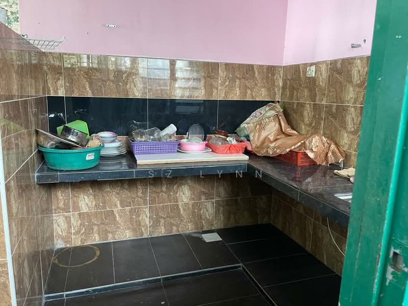 Flat for Sale at Flat Taman Pelangi Indah - Isz Lynn - Kitchen - PropertyGuru.com.my