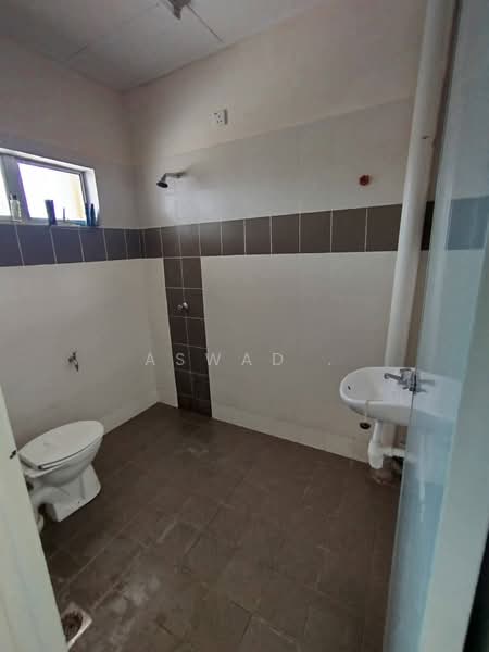 2-storey Terraced House for Sale in Taman Desa Bidara (Kuala Ketil) - Aswad . - Bathroom - PropertyGuru.com.my