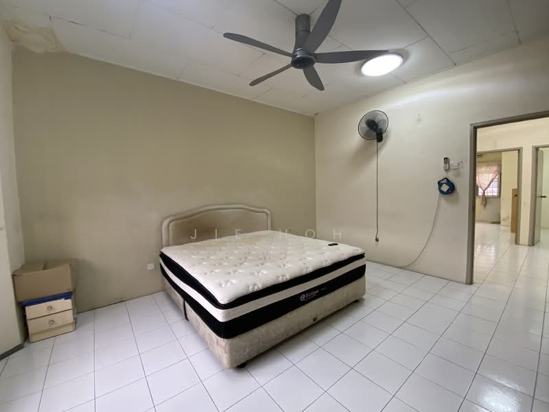 2-storey Terraced House for Sale in Taman Buana Perdana (Petaling Jaya) - Jie Hoh - Bedroom - PropertyGuru.com.my