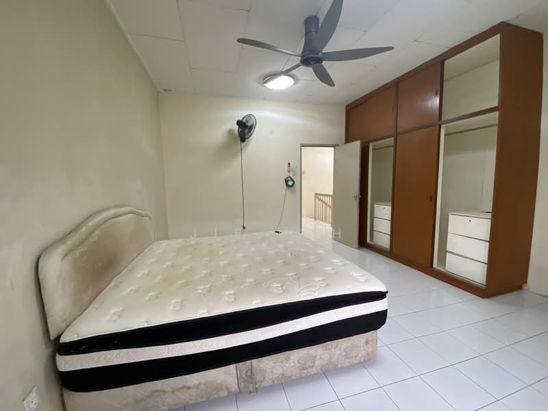 2-storey Terraced House for Sale in Taman Buana Perdana (Petaling Jaya) - Jie Hoh - Bedroom - PropertyGuru.com.my