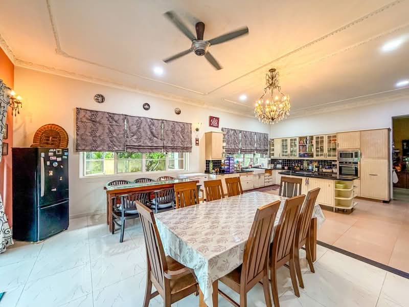 Bungalow for Sale in Country Heights (Kajang) - Ilman Nahri - Kitchen - PropertyGuru.com.my