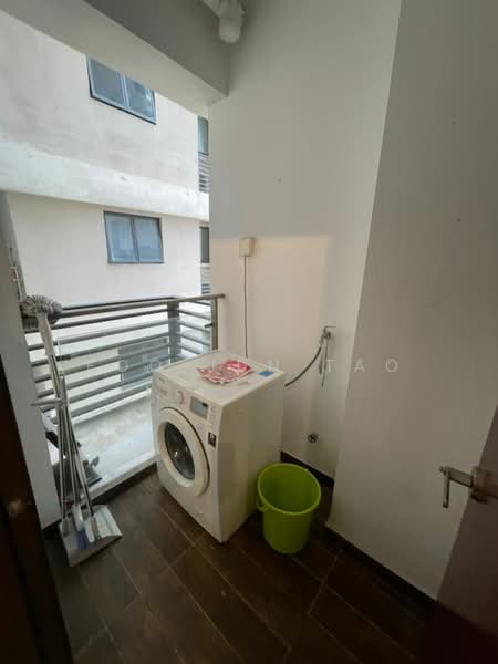 Kings Bay @ Country Garden Danga Bay untuk Untuk Disewa - RM 2,200 /bulan, Mac 2026 - Balcony - PropertyGuru.com.my