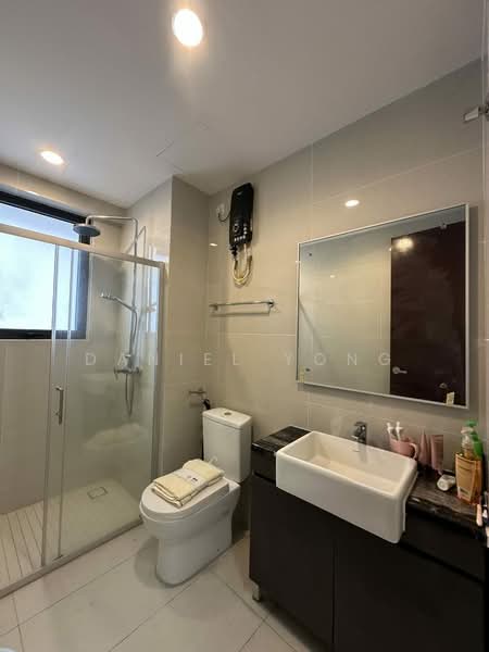 Kondominium untuk Dijual di Amberside @ Country Garden Danga Bay - Daniel Yong - Bathroom - PropertyGuru.com.my
