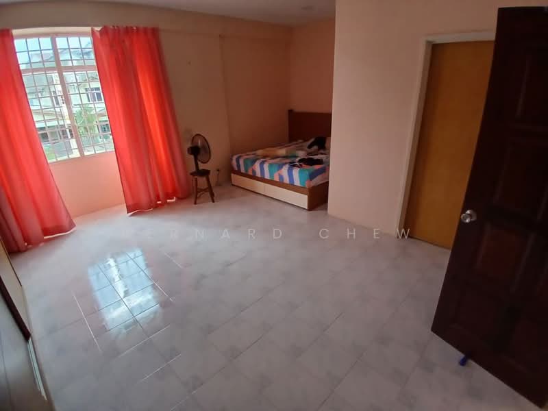 2-storey Terraced House for Sale in Sungai Ara (Penang) - Bernard Chew - Bedroom - PropertyGuru.com.my