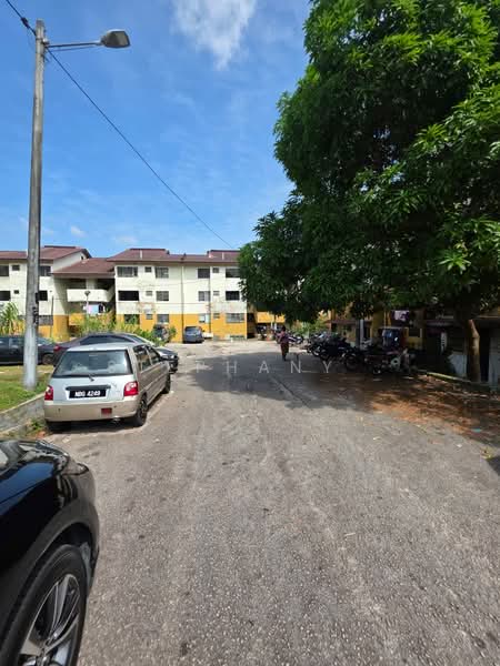 Flat for Sale at Flat Bandar Selesa Jaya @ Jalan Silat Gayong - Stephany . - Exterior - PropertyGuru.com.my