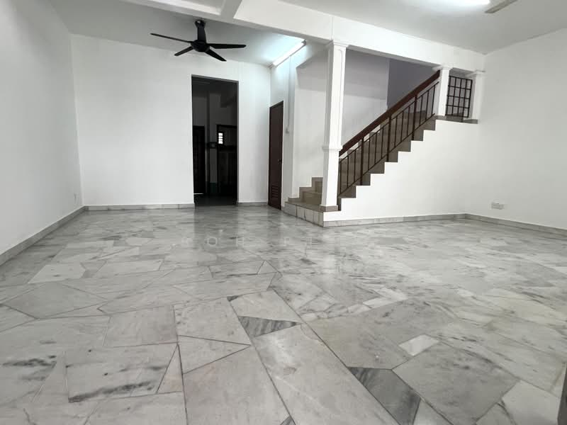 Rumah Teres 2 Tingkat untuk Dijual di Usj 9 (Subang Jaya) - Soh Ping - Living Room - PropertyGuru.com.my