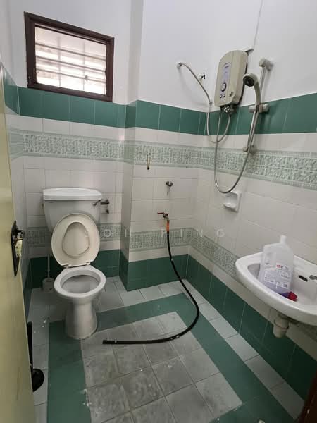 Rumah Teres 2 Tingkat untuk Dijual di Usj 9 (Subang Jaya) - Soh Ping - Bathroom - PropertyGuru.com.my