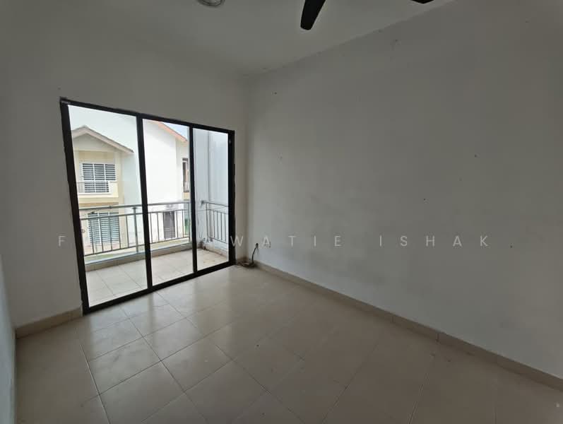 2-storey Terraced House for Sale in Kuantan (Pahang) - Fazielawatie Ishak - Balcony - PropertyGuru.com.my