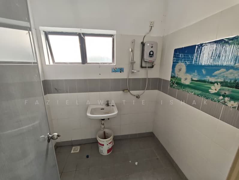 2-storey Terraced House for Sale in Kuantan (Pahang) - Fazielawatie Ishak - Bathroom - PropertyGuru.com.my