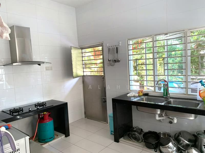 Rumah Teres 2.5 Tingkat untuk Dijual di Bandar Kinrara Seksyen 9 (Bandar Kinrara) - Mudz Salahuddin - Kitchen - PropertyGuru.com.my