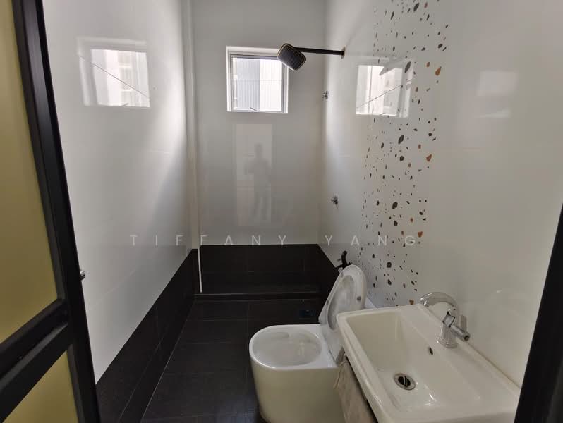 Warehouse for Rent in Serendah (Rawang) - Tiffany Yang - Bathroom - PropertyGuru.com.my