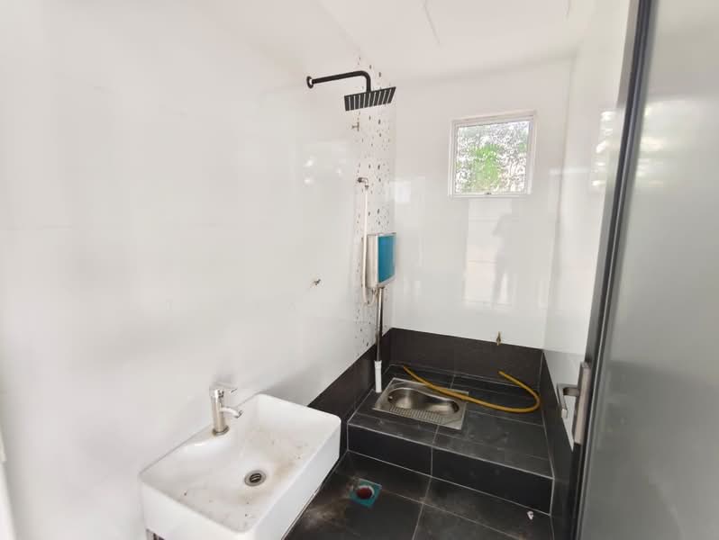 Warehouse for Rent in Serendah (Rawang) - Tiffany Yang - Bathroom - PropertyGuru.com.my