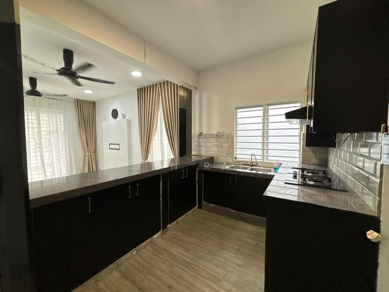 Nusa Suria untuk Untuk Dijual - RM 480,000, Mac 2026 - Kitchen - PropertyGuru.com.my