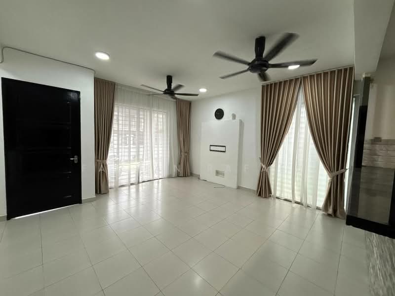Nusa Suria untuk Untuk Dijual - RM 480,000, Mac 2026 - Living Room - PropertyGuru.com.my