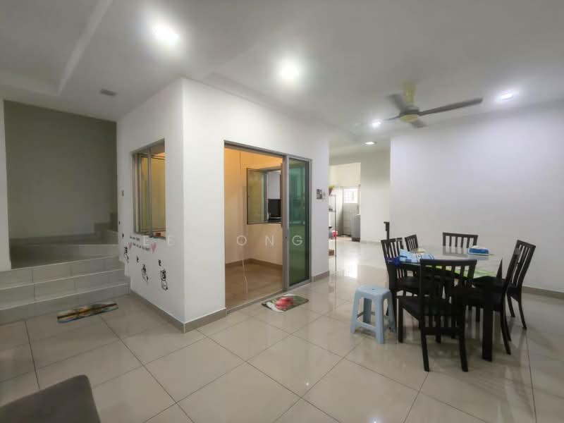 2-storey Terraced House for Sale in Taman Seri Austin (Tebrau) - Ee Fong Toh - Dining Room - PropertyGuru.com.my