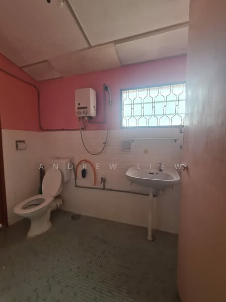 2 storey house Taman Lumba Kuda , Ayer Itam Penang untuk Untuk Dijual - RM 1,300,000, Mac 2026 - Bathroom - PropertyGuru.com.my