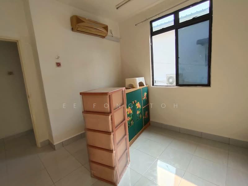 2-storey Terraced House for Sale in Taman Tan Sri Yaacob (Johor Bahru) - Ee Fong Toh - Interior - PropertyGuru.com.my